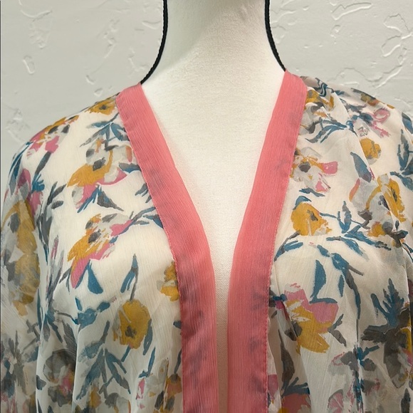 Floral Kimono Robe with Pink Trim - Picture 2 of 6